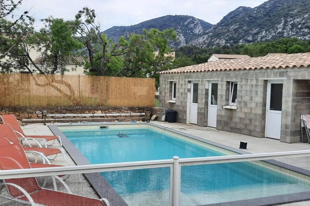 Chez Sandra Et Fabien Dans Petite Maison Coeur Village *